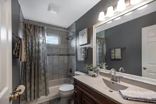 610 Fontana Pl, Mundelein, IL 60060 - Photo 19
