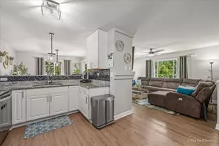 2433 Daybreak Ct, Elgin, IL 60123 - Photo 11