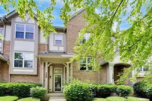 124 Rosehall Dr, Lake Zurich, IL 60047 - Photo 1