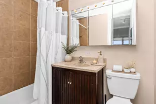 655 W Irving Park Rd, Chicago, IL 60613 - Photo 11
