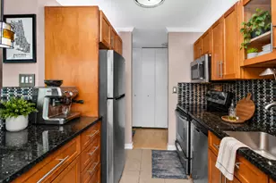 655 W Irving Park Rd, Chicago, IL 60613 - Photo 7