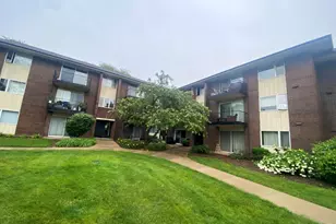 5s100 Pebblewood Ln, Naperville, IL 60563 - Photo 1