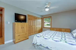955 Bernard Dr, Buffalo Grove, IL 60089 - Photo 11