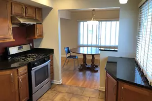 1674 Maple St, Des Plaines, IL 60018 - Photo 3