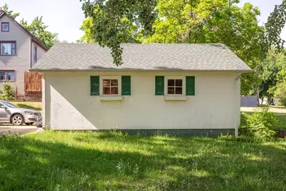 249 W Graham Street, Dixon, IL 61021 - Photo 3