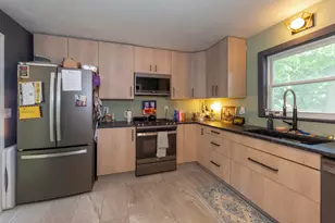 249 W Graham St, Dixon, IL 61021 - Photo 9