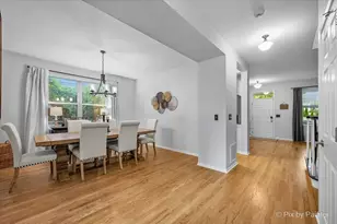 361 Oakmont Dr, Cary, IL 60013 - Photo 9