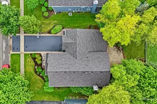 361 Oakmont Dr, Cary, IL 60013 - Photo 49