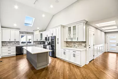 8200 S Normandy Avenue, Burbank, IL 60459 - Photo 9