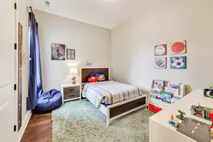 2136 W Belmont Ave, Chicago, IL 60618 - Photo 15