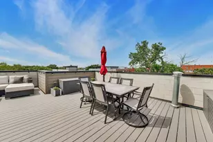 2136 W Belmont Ave, Chicago, IL 60618 - Photo 23