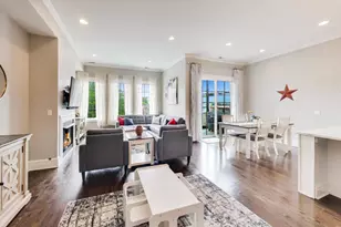 2136 W Belmont Ave, Chicago, IL 60618 - Photo 7