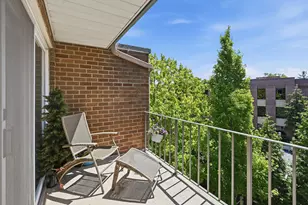 6 Oak Brook Club Dr, Oak Brook, IL 60523 - Photo 5
