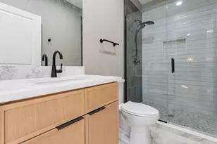 [Address not provided], Chicago, IL 60637 - Photo 17