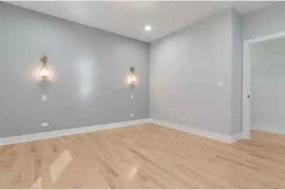 [Address not provided], Chicago, IL 60637 - Photo 15