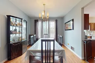 684 Huntington Dr, Carol Stream, IL 60188 - Photo 7