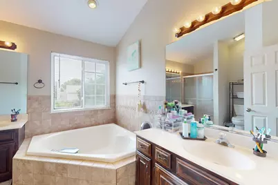 684 Huntington Drive, Carol Stream, IL 60188 - Photo 21