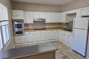 208 S Main St, Wauconda, IL 60084 - Photo 7