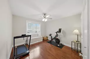 9601 S Karlov Ave, Oak Lawn, IL 60453 - Photo 23