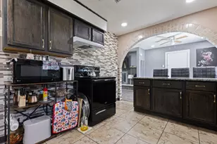 320 Dawn Ave, Rockford, IL 61107 - Photo 7