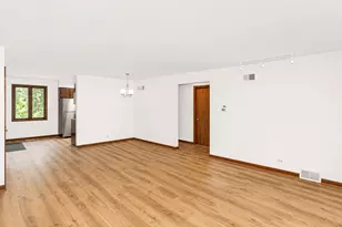 31 Green Oaks Dr, Crystal Lake, IL 60014 - Photo 7