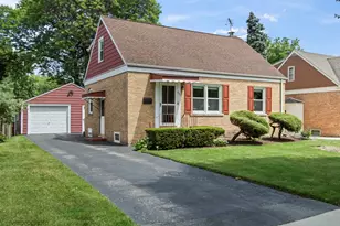 511 N Maple St, Mount Prospect, IL 60056 - Photo 1