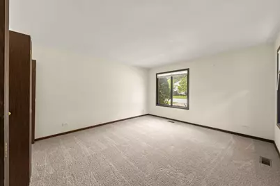 2S640 Continental Drive, Warrenville, IL 60555 - Photo 15
