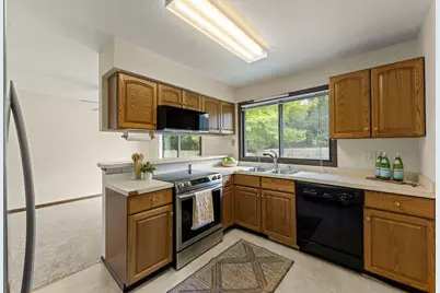 2S640 Continental Drive, Warrenville, IL 60555 - Photo 7
