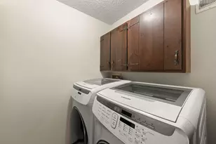 2S640 Continental Dr, Warrenville, IL 60555 - Photo 17