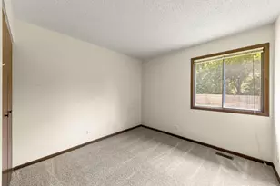 2S640 Continental Dr, Warrenville, IL 60555 - Photo 11