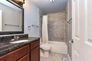 1000 Oakland Ln, Aurora, IL 60504 - Photo 9