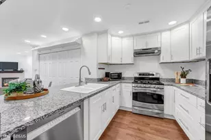 2415 N Janssen Ave, Chicago, IL 60614 - Photo 7