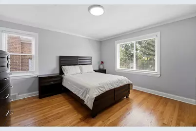 2924 W Jerome Street, Chicago, IL 60645 - Photo 15