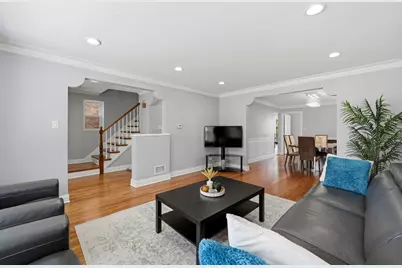 2924 W Jerome Street, Chicago, IL 60645 - Photo 5