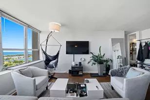 655 W Irving Park Rd, Chicago, IL 60613 - Photo 9