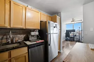 655 W Irving Park Rd, Chicago, IL 60613 - Photo 13