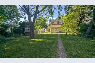 327 E 136th Place, Chicago, IL 60827 - Photo 3