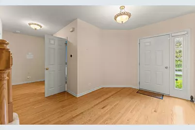 825 Braeman Court, Libertyville, IL 60048 - Photo 3