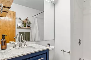 809 N Racine Ave, Chicago, IL 60642 - Photo 15