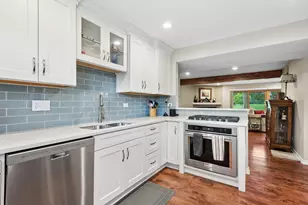 202 Kenston Ct, Geneva, IL 60134 - Photo 9