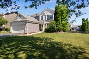 345 Mayfair Ln, South Elgin, IL 60177 - Photo 1