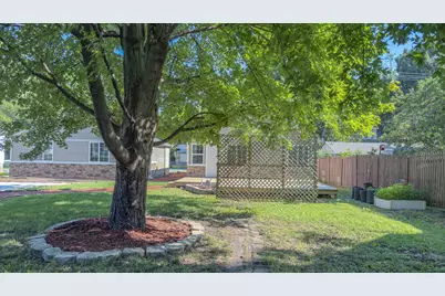 404 W Columbia Avenue, Champaign, IL 61820 - Photo 3