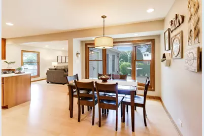 2006 N Elizabeth Drive, Arlington Heights, IL 60004 - Photo 9