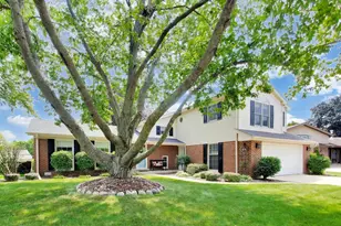 2006 N Elizabeth Dr, Arlington Heights, IL 60004 - Photo 3