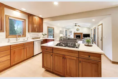 2006 N Elizabeth Drive, Arlington Heights, IL 60004 - Photo 13