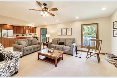2006 N Elizabeth Drive, Arlington Heights, IL 60004 - Photo 15