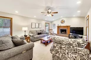 2006 N Elizabeth Dr, Arlington Heights, IL 60004 - Photo 17