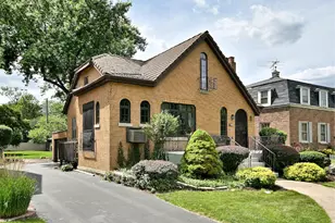 146 S Poplar Ave, Elmhurst, IL 60126 - Photo 3