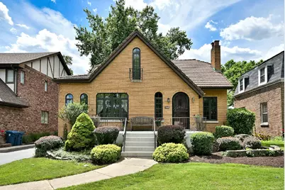 146 S Poplar Avenue, Elmhurst, IL 60126 - Photo 1