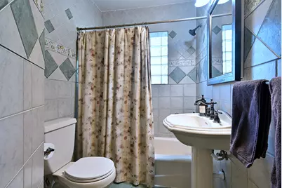 146 S Poplar Avenue, Elmhurst, IL 60126 - Photo 23